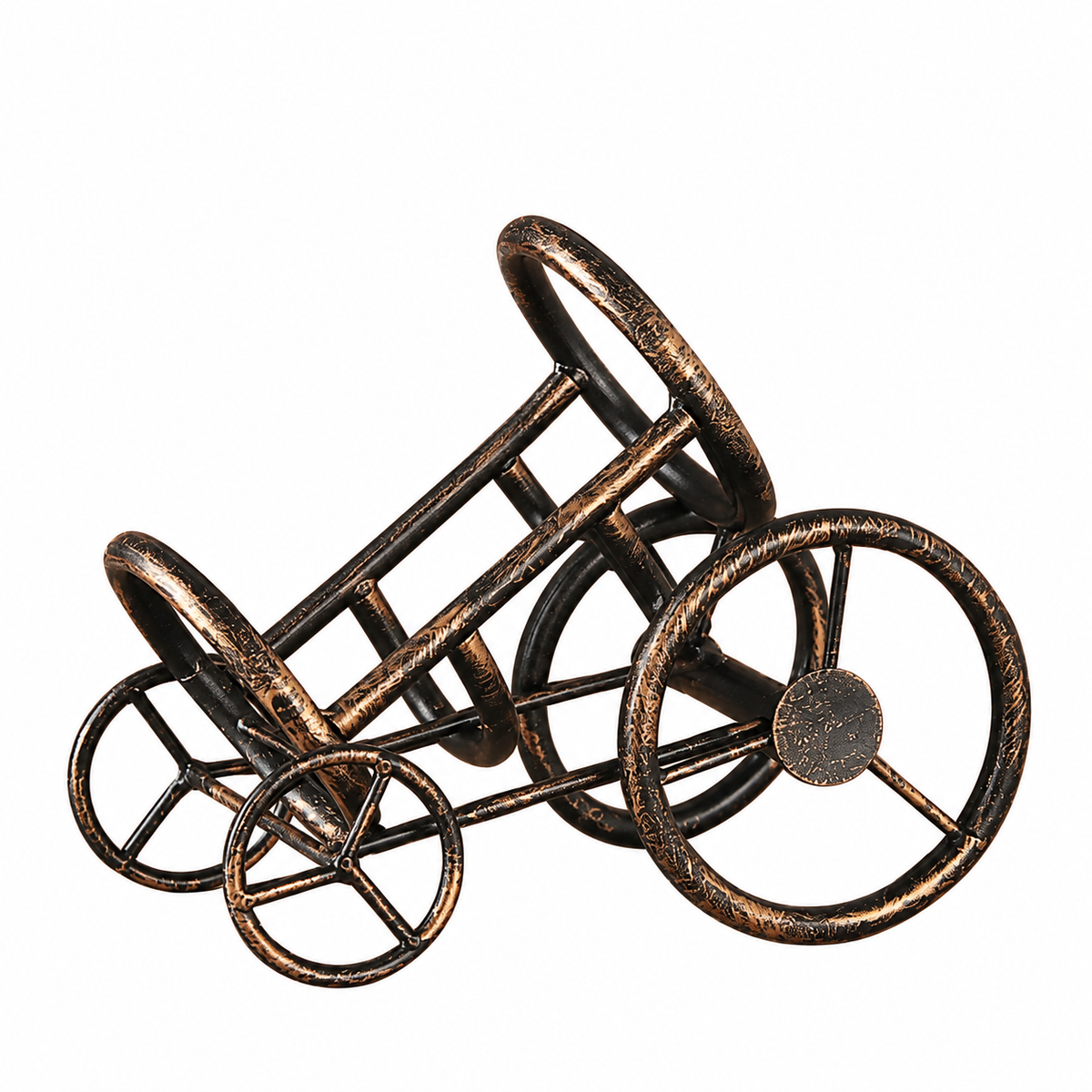 Porte-bouteille tricycle bronze présenté sur une table
