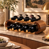 Porte-bouteilles en bois pour 5 bouteilles en mise en situation