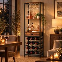 Meuble à vin vertical avec porte-bouteilles et porte-verres - mise en situation