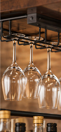 Rangements du meuble bar d'angle pour bouteilles et accessoires